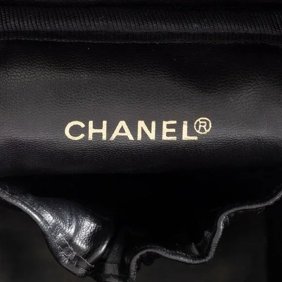 CHANEL Black Lambskin Leather Pouch - Picture 8 of 16